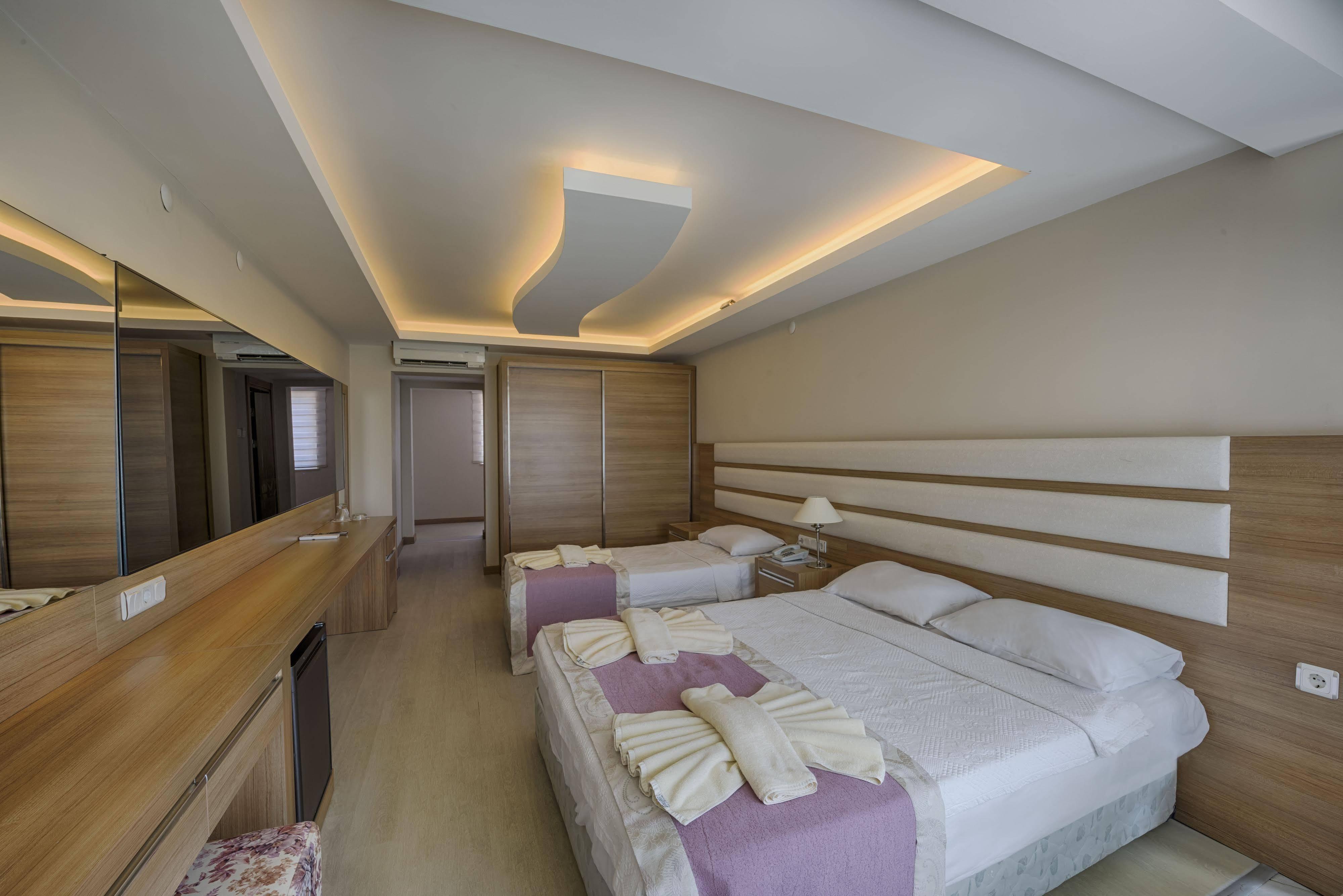 Ra Resort Otel คุชุกคูยู ภายนอก รูปภาพ